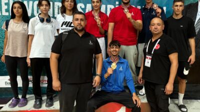 Türkiye Ümitler Tekvando Şampiyonası’nda mücadele eden İzmir Büyükşehir Belediyesi Spor