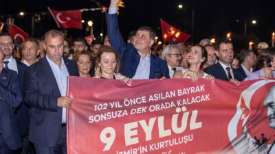 İzmir'in düşman işgalinden kurtuluşunun 102. yıl dönümü, tüm gün süren