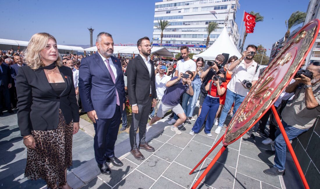İzmir’in kurtuluşunun 102’nci CHP’nin kuruluşunun 101’inci yıl dönümü kutlandı İzmir Büyükşehir Belediye Başkanı Dr. Cemil Tugay, İzmir’in kurtuluşunun 102’nci