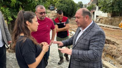 Menderes Belediye Başkanı İlkay Çiçek, sel felaketinden dolayı mağdur olan