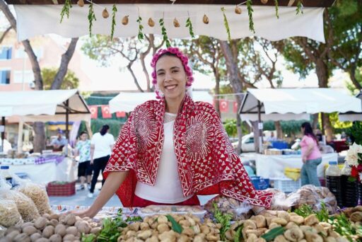 Tire Belediyesi tarafından hazırlanan Geleneksel İncir ve Ceviz Festivali’nin açılışı