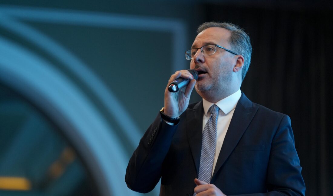 AK Parti İzmir İl Danışma Meclisi toplantısına katılan AK Parti