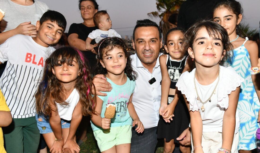 Başkan Yıldız’dan Çocukları Gülümseten Ziyaret Çiğli Belediye Başkanı Onur Emrah Yıldız, yoğun iş temposu arasında