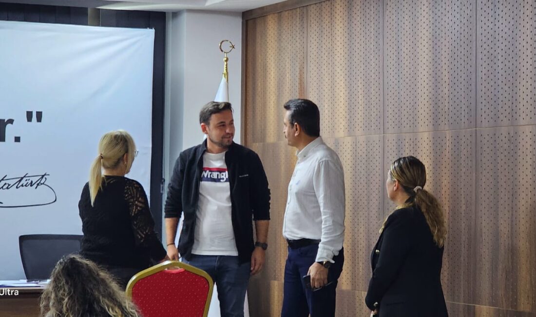 Dikili Belediye Başkanı Adil Kırgöz, ilçe genelinde gençlere iş imkanı