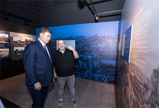 İzmir Büyükşehir Belediye Başkanı Dr. Cemil Tugay, küratörlüğünü Aybala Yentürk