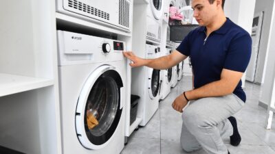 İzmir Büyükşehir Belediyesi’nin üniversite öğrencilerine yönelik ücretsiz çamaşırhane ve nakliye