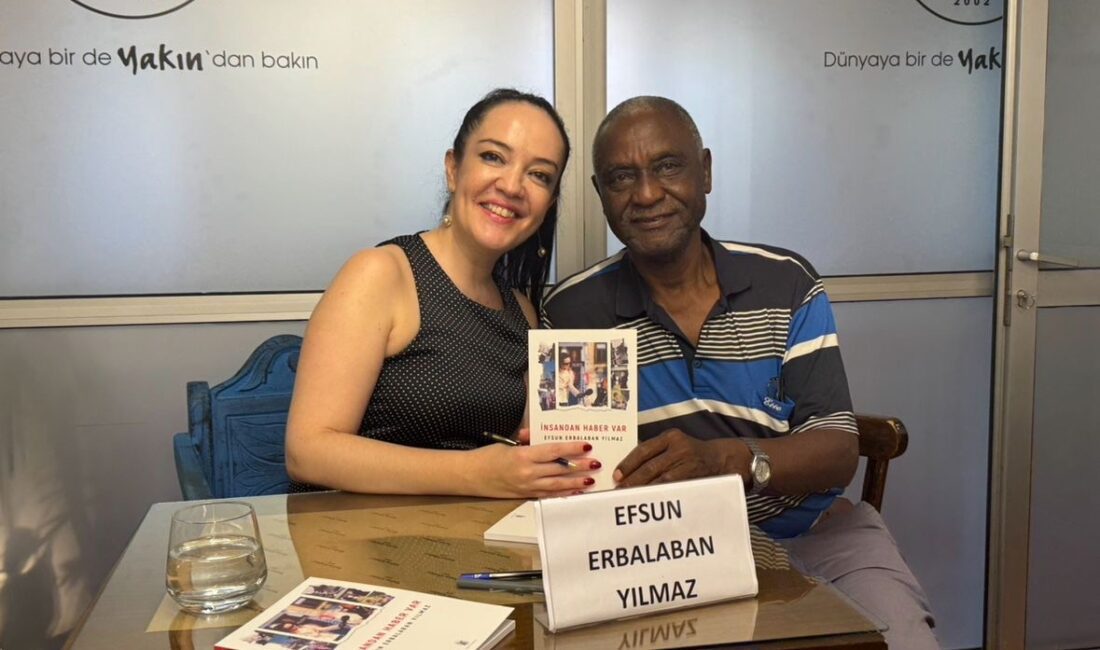 Yakın Kitabevi’nde “İnsandan Haber Var” buluşması Gazeteci Efsun Erbalaban Yılmaz’ın “İnsandan Haber Var” kitabı için Yakın