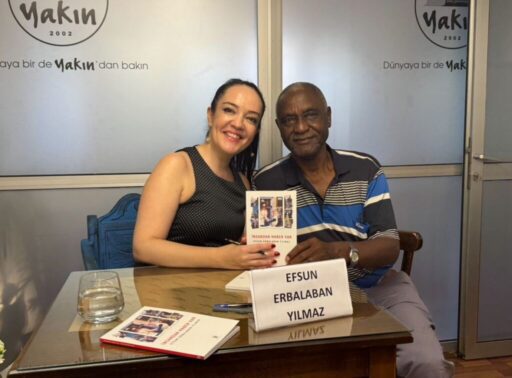 Gazeteci Efsun Erbalaban Yılmaz’ın “İnsandan Haber Var” kitabı için Yakın