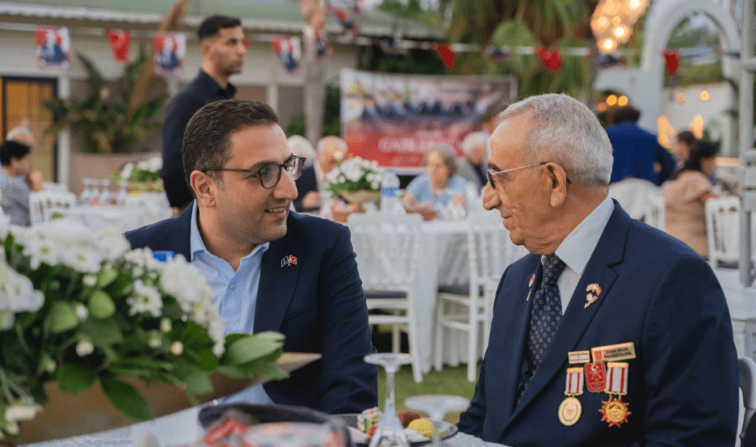 Gaziler Günü’nden bir gün önceki akşam Balçova’da yaşayan gaziler
ve aileleriyle