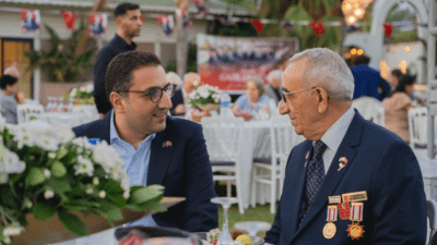 Gaziler Günü’nden bir gün önceki akşam Balçova’da yaşayan gaziler
ve aileleriyle
