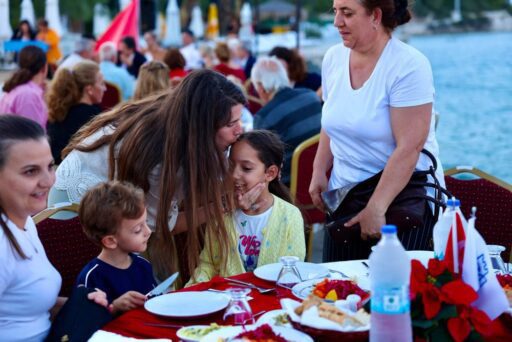 Çeşme Belediye Başkanı Lâl Denizli, 19 Eylül Gaziler Günü onuruna