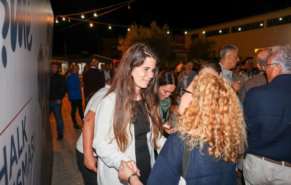 Katılımcı yönetim anlayışı doğrultusunda halk buluşmalarına devam eden Çeşme Belediye