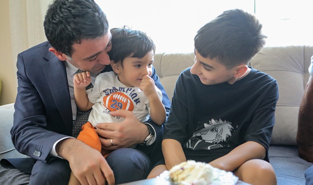 Bayraklı Belediye Başkanı İrfan Önal, büyük İzmir yangınında evleri yanan