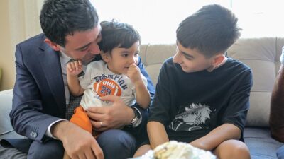 Bayraklı Belediye Başkanı İrfan Önal, büyük İzmir yangınında evleri yanan