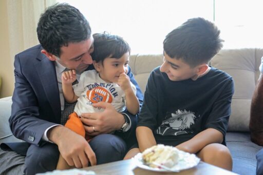 Bayraklı Belediye Başkanı İrfan Önal, büyük İzmir yangınında evleri yanan