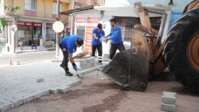 Bayraklı Belediyesi tarafından başlatılan yol bakım, onarım ve yenileme seferberliği