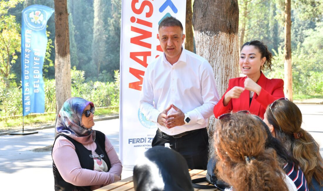 Manisa Büyükşehir’den Uluslararası İşitme Engelliler Haftası’nda Anlamlı Etkinlik Manisa Büyükşehir Belediyesi tarafından Uluslararası İşitme Engelliler Haftası kapsamında, Süreyya