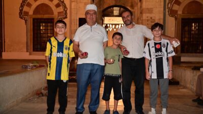Büyükşehir’inden Mevlit Kandil’inde Helva İkramı
Manisa Büyükşehir Belediyesi, Mevlid Kandili’nde kent