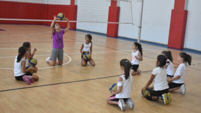 Balçova Belediyesi Spor Okulları, 8 branşta yeni dönemi başlattı.
