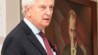 “Enflasyonun tek haneye düşürülmesi, yatırım, istihdam, üretim ve
ihracatın artırılması, gelirin