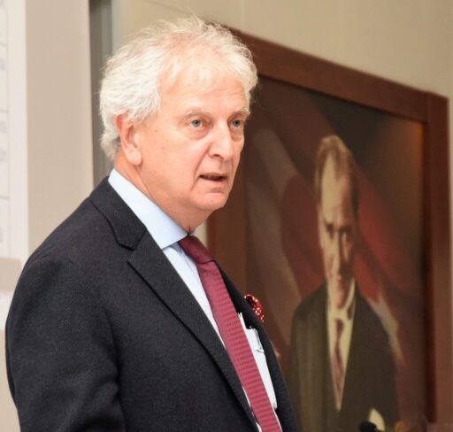 “Enflasyonun tek haneye düşürülmesi, yatırım, istihdam, üretim ve
ihracatın artırılması, gelirin