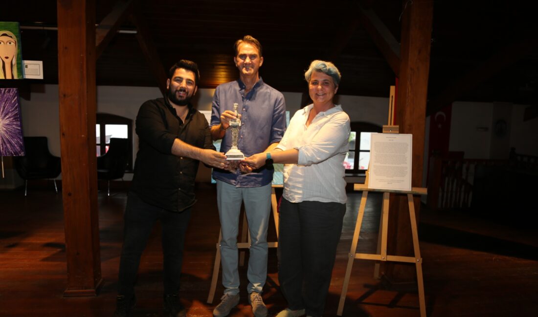 Selçuk Efes Kent Belleği, arkeolog ve ressam Bora Eşiz’in 5.