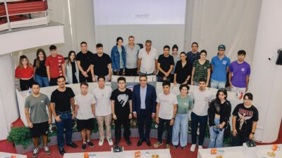 Balçova Belediye Başkanı Onur Yiğit, bu yıl üniversiteye başlayan öğrencilerle