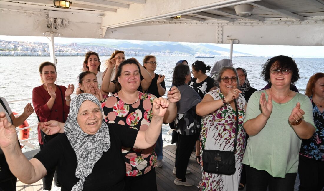 Manisa Büyükşehir Belediyesi Manisa’da yaşayan kadınlara nostaljik Bergama vapuru ile