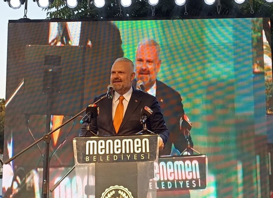 Menemen Belediyesi, okul alanı olan arsaları konut alanına çevirerek satışa