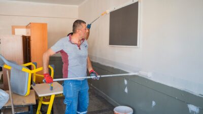 Balçova Belediyesi sorumluluk alanında olmamasına rağmen ilçedeki
eğitim kurumlarının, temizlik, boya-badana