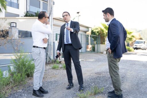 Balçova Belediye Başkanı Onur Yiğit, Fen İşleri Müdürlüğü tarafından
Çetin Emeç