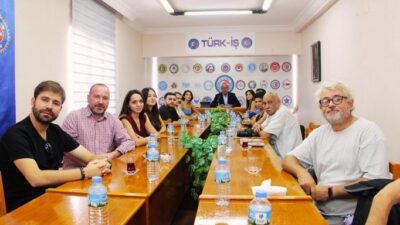 Türk-İş 3. Bölge Temsilcisi Hayrettin Çakmak, gazetecilerle bir araya gelerek