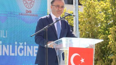 İzmir’de 2024-2025 eğitim öğretim yılı, İlköğretim Haftası kapsamında düzenlenen
etkinliklerle büyük