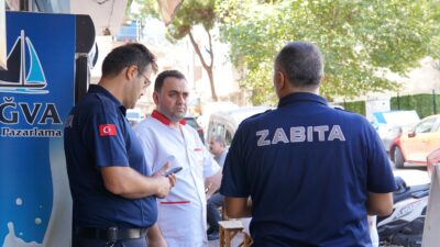 Kemalpaşa Belediyesi Zabıta ekipleri kaldırımları yayalaştırma çalışmalarını hızlandırdı