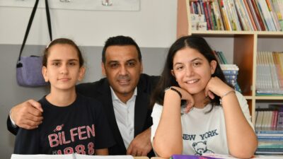 Çiğli Belediye Başkanı Onur Emrah Yıldız, okullarında eğitim gören özel