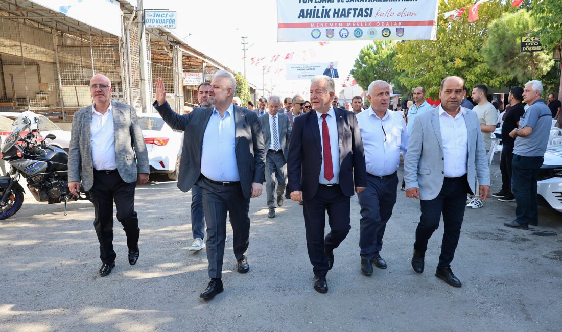 Menemen esnafı, Menemen Belediye Başkanı Aydın Pehlivan’ın ev sahipliğinde bir