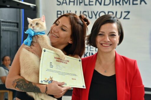 Karabağlar Belediyesi’nin hayvan sağlığı merkezinde barınan can dostlarımızı sahiplendirmek için