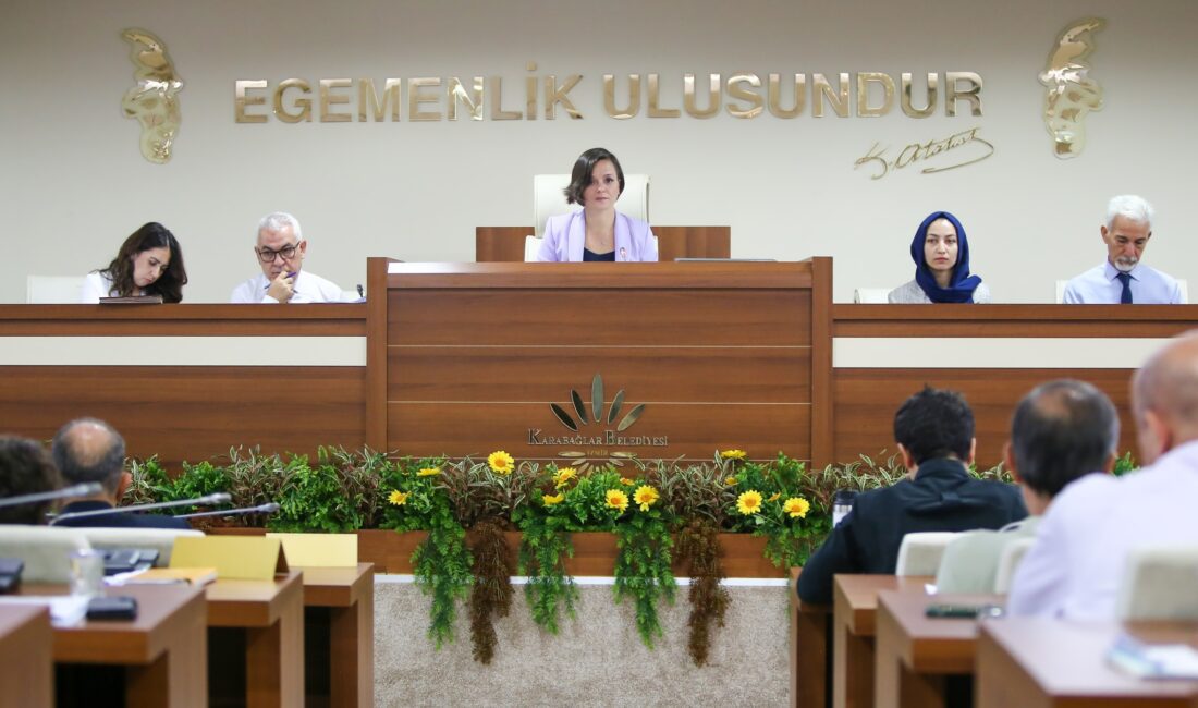 Karabağlar Belediyesi, dirençli kentler oluşturmak amacıyla çalışmalarını aralıksız sürdürüyor. Bu