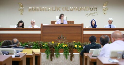 Karabağlar Belediyesi, dirençli kentler oluşturmak amacıyla çalışmalarını aralıksız sürdürüyor. Bu