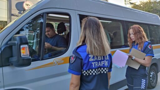 İzmir Büyükşehir Belediyesi ekipleri, yeni eğitim öğretim yılının başlaması ile