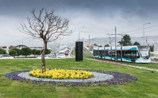 İzmir’e alınacak 22 tramvay aracı için ihale yapıldı İzmir Büyükşehir Belediyesi, Konak, Karşıyaka ve Çiğli tramvay hatlarında kullanılmak
