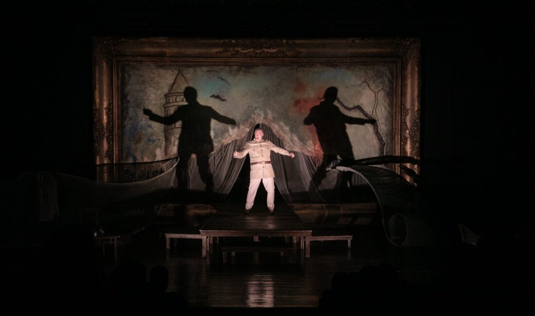 İzmir Büyükşehir Belediyesi Şehir Tiyatroları, yeni sezonu “Rüstemoğlu Cemal’in Tuhaf