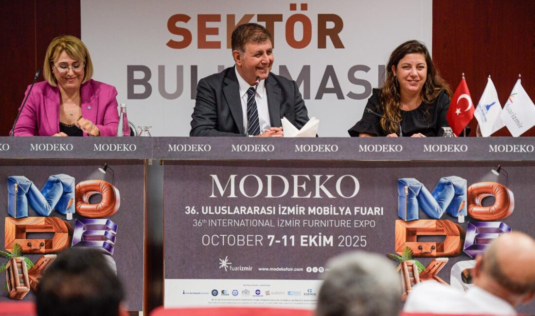 İzmir Büyükşehir Belediye Başkanı Dr. Cemil Tugay, Fuar İzmir'de mobilya