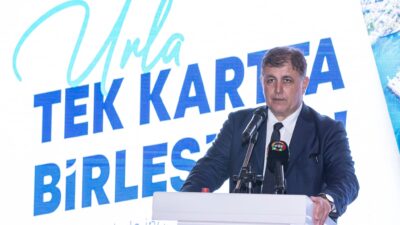 İzmir Büyükşehir Belediye Başkanı Dr. Cemil Tugay,  Körfez’in temizlenmesi sürecine