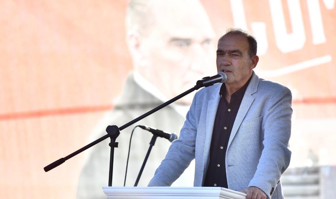 “Daha huzurlu ve güvenli bir Türkiye için Cumhuriyet” İzmir Büyükşehir Belediyesi’nin Cumhuriyet’in 101’inci yılı coşkusunu merkeze uzak ilçelere