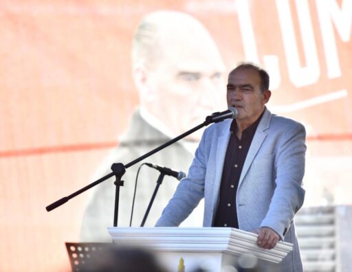 İzmir Büyükşehir Belediyesi’nin Cumhuriyet’in 101’inci yılı coşkusunu merkeze uzak ilçelere