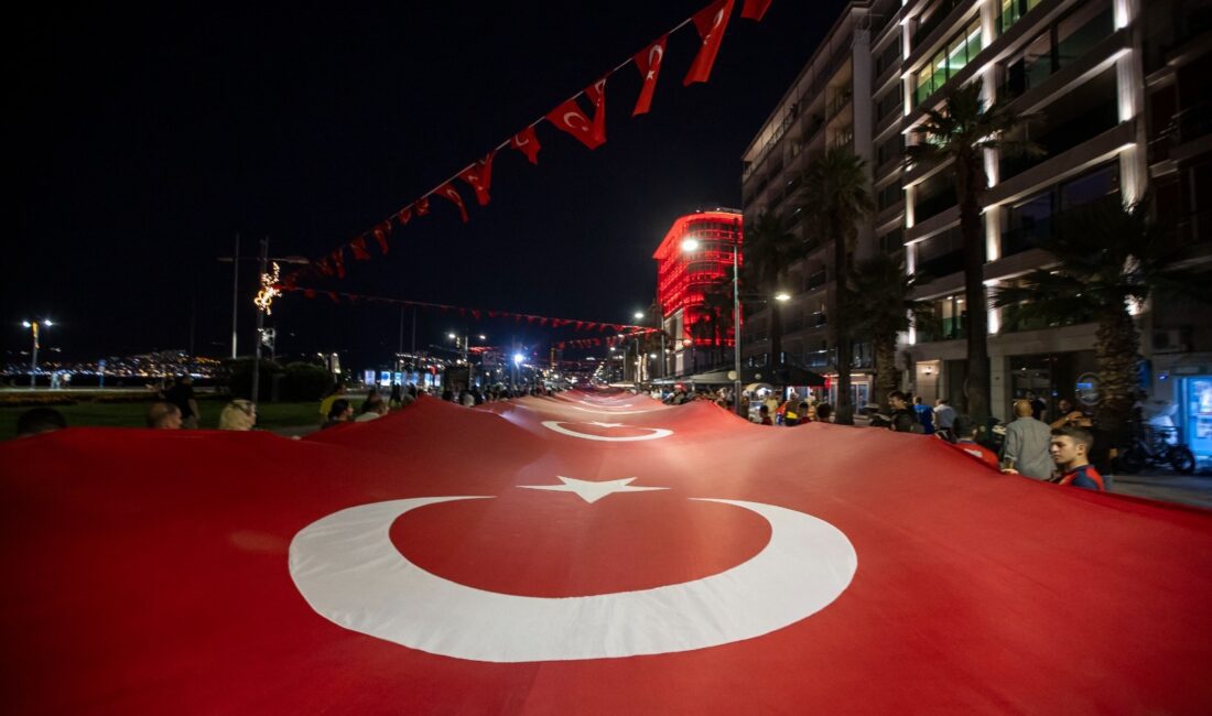 İzmir Büyükşehir Belediyesi, 29 Ekim Cumhuriyet Bayramı’nı adına yakışır bir