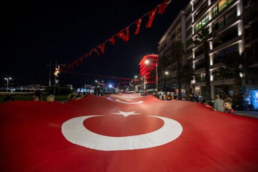 İzmir Büyükşehir Belediyesi, 29 Ekim Cumhuriyet Bayramı’nı adına yakışır bir