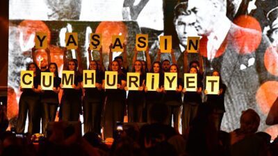 İzmir Büyükşehir Belediyesi'nin, 29 Ekim Cumhuriyet Bayramı kutlamaları kapsamında “Cumhuriyet