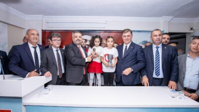 Menemen’de CHP İzmir İl Başkanlığı tarafından organize edilen kutlamalara katılan